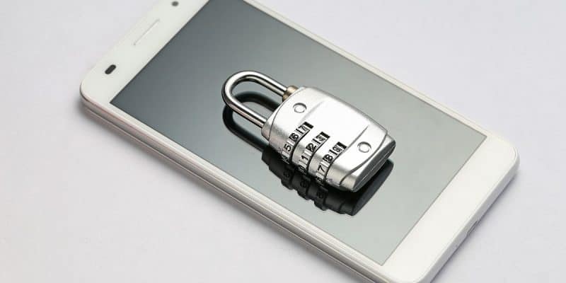 W jaki sposób zadbać o bezpieczeństwo smartfona?
