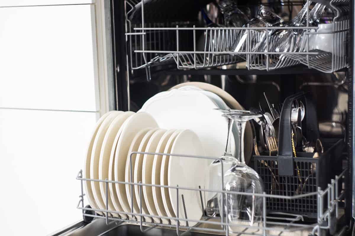 What to choose – a dishwasher with a drawer or a cutlery basket?