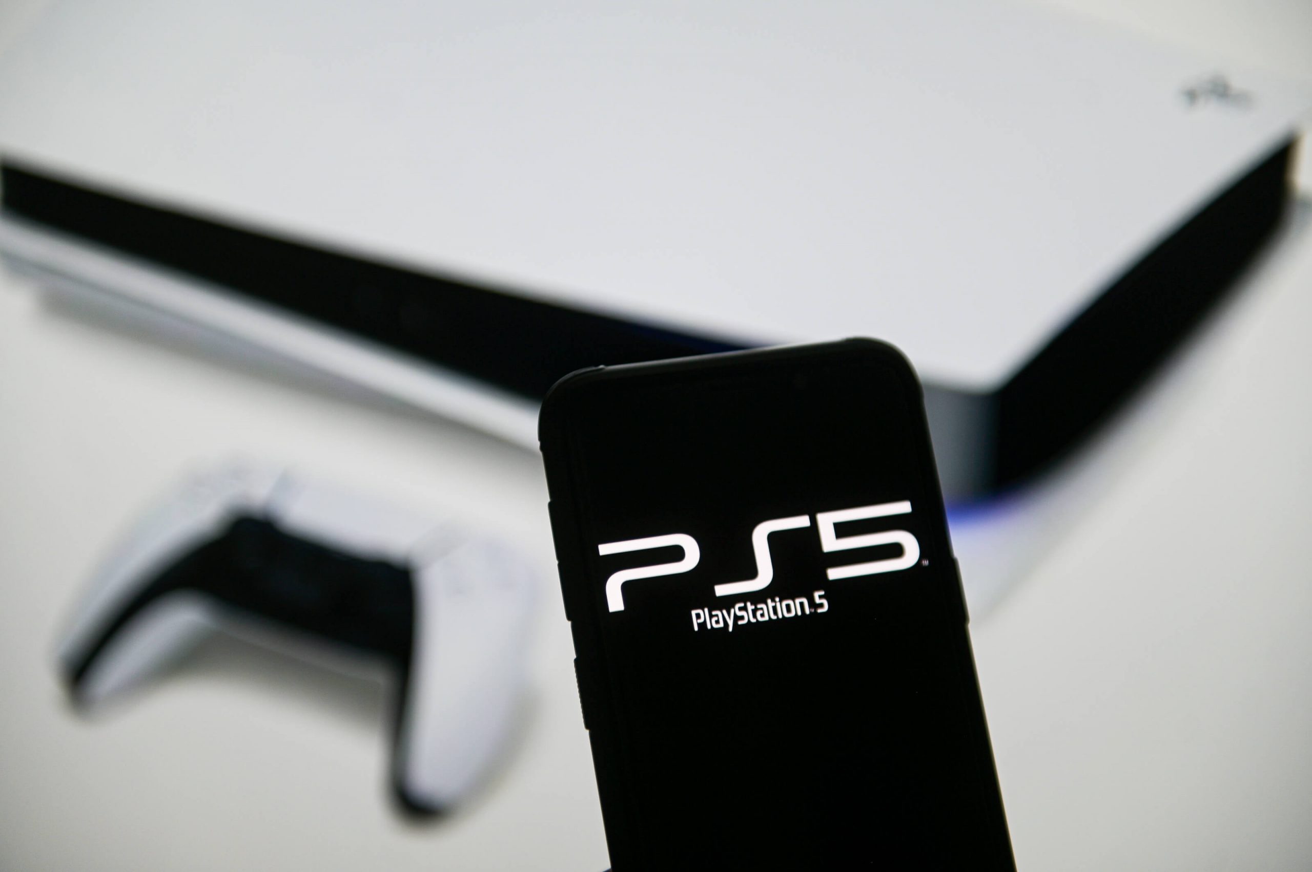 Can you connect an external drive to the PS5?